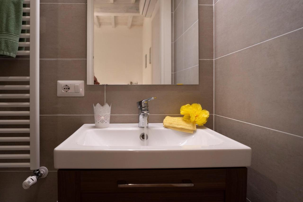32 Nero - Florence Apartment San Niccolo Luaran gambar